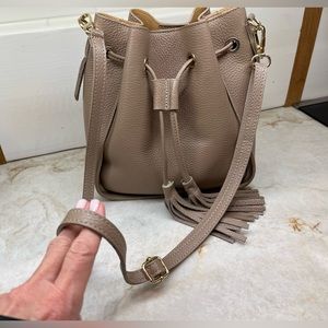 Persaman Italian leather bucket bag, like new, true Taupe